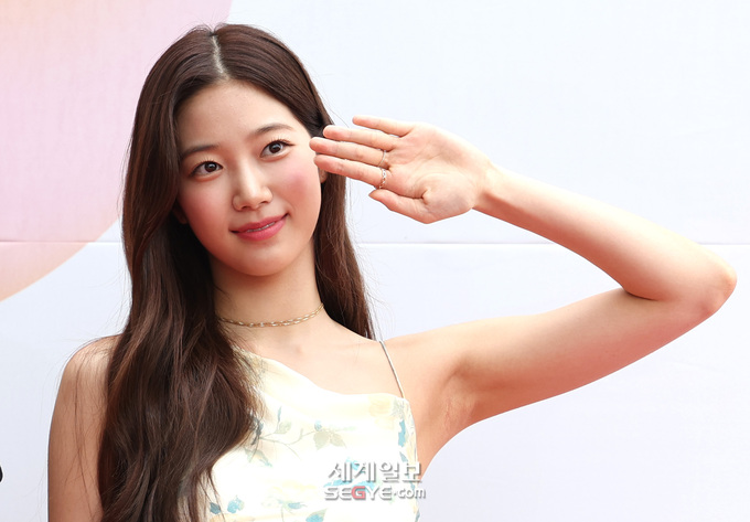포토] 르세라핌 카즈하 '청순 매력' | 세계일보