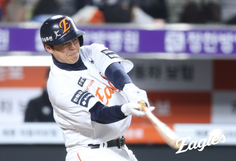 역대 최대 규모 계약이 부담됐나...? 한화 노시환, 타율 0.160에 0홈런 2볼넷 13삼진, 타격 슬럼프 장기화되나