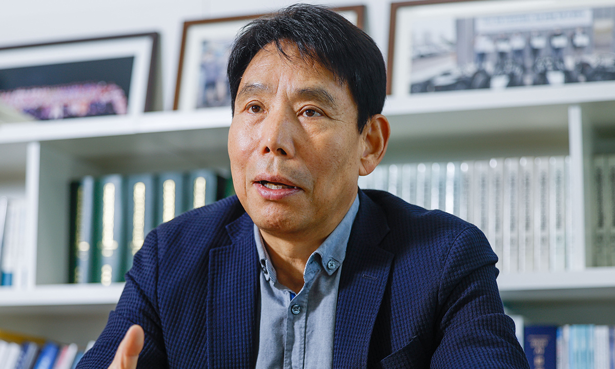 신문선 “‘홍명보 대참사’가 문제 아냐…대한축구협회는 불량품 공장”