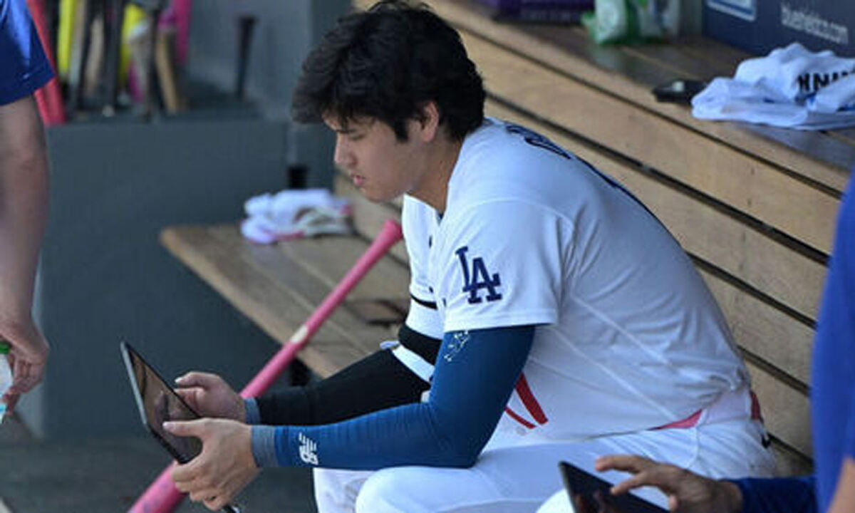 “다음 공은 슬라이더”…AI가 사인 내리자 MLB가 제동 걸었다