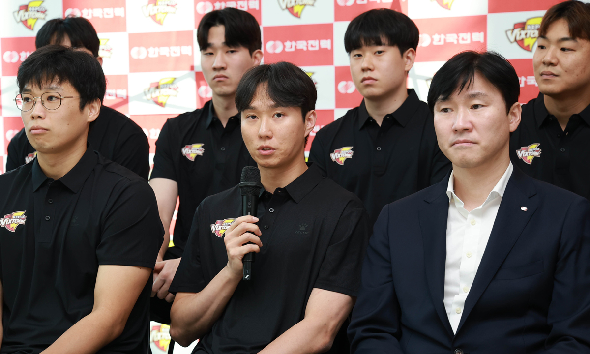 ‘한 끗 차이’로 지난 시즌 봄 배구 탈락의 아픈 기억은 이제 그만!! 석진욱 감독 “대한항공-현대캐피탈 양강 체제를 뛰어넘겠다” [SEGYE IN 오산]